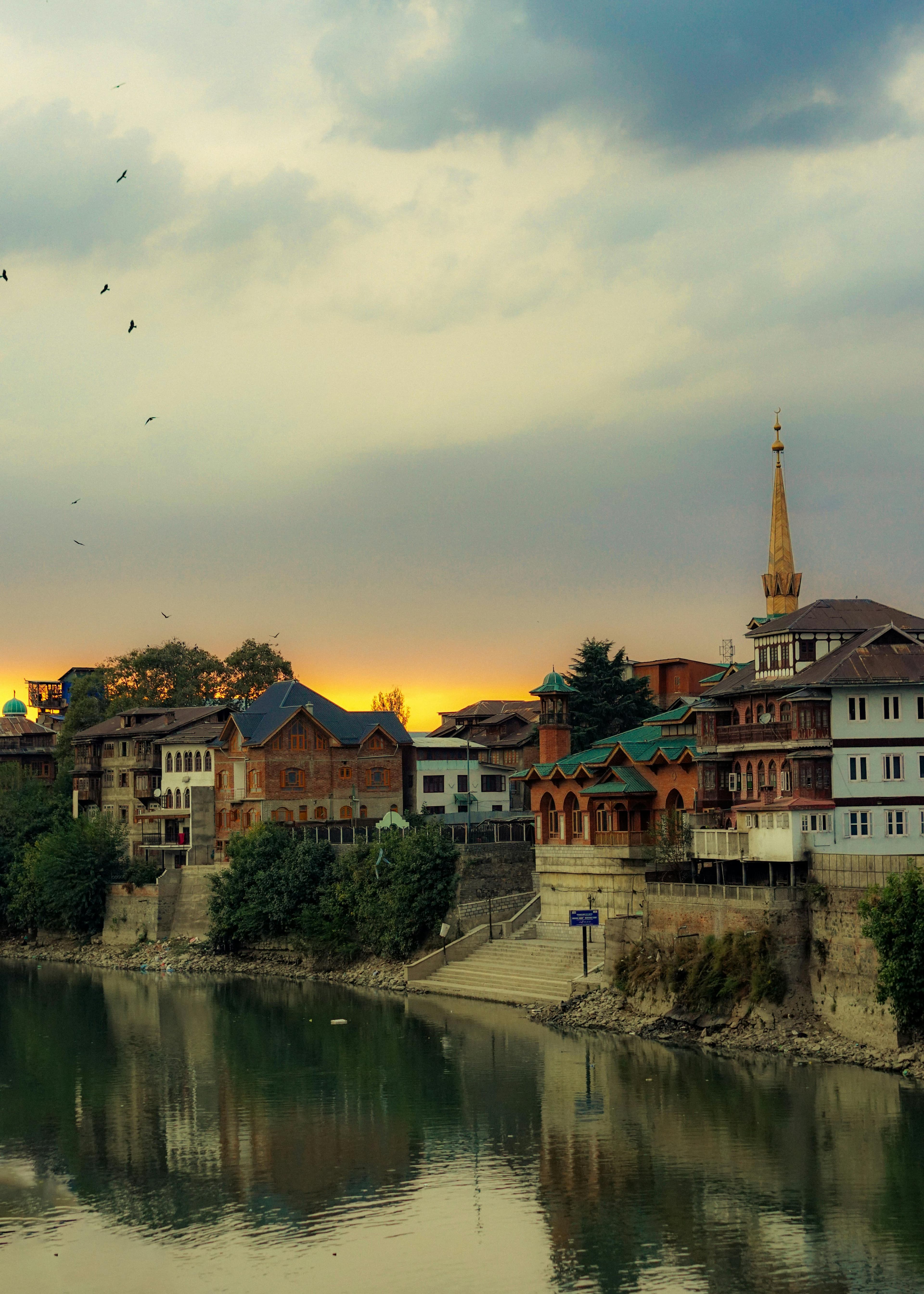 Srinagar Tour Package - Suwida Tours